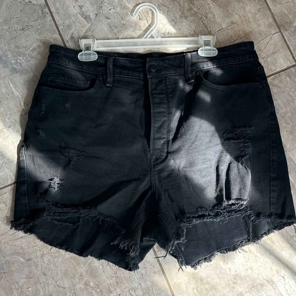 Good American Bombshell Distressed Black Denim Shorts Sz15